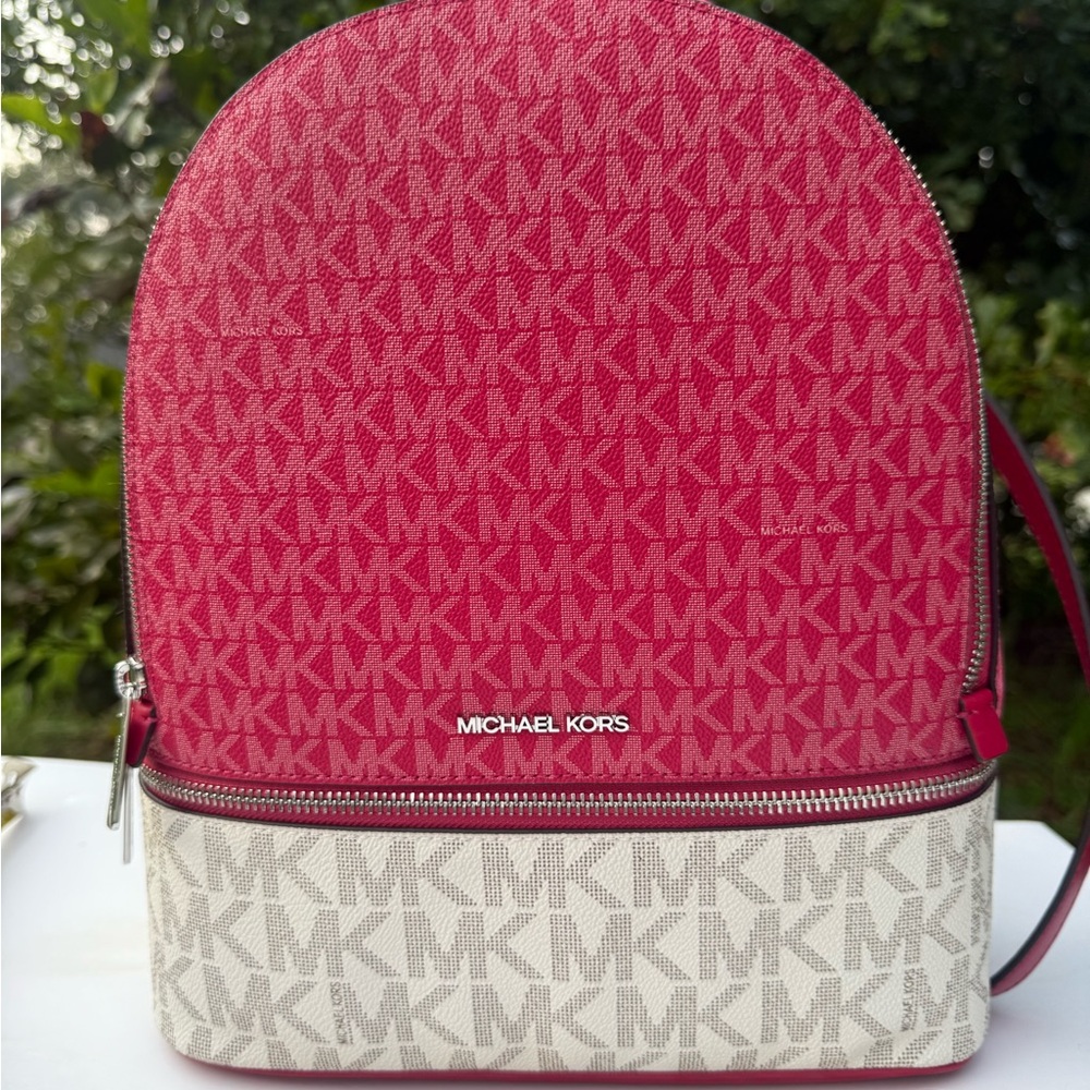 Michael Kors Signature Rhea medium Backpack Dark Raspberry - Picture 3 of 13